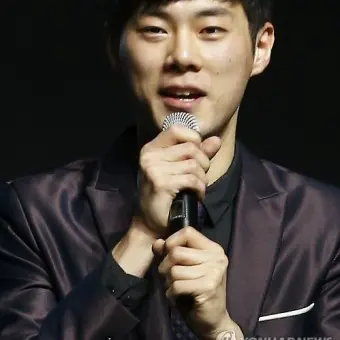 LargeMacaw3798의 한설희