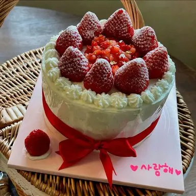 Profile image of 딸기 가루 케이크