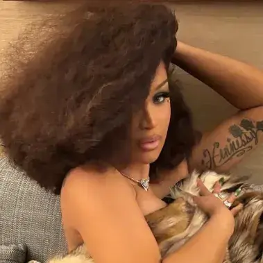 UsableChair3068의 Cardi B