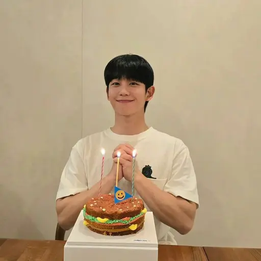 EggyPath2633의 정해인
