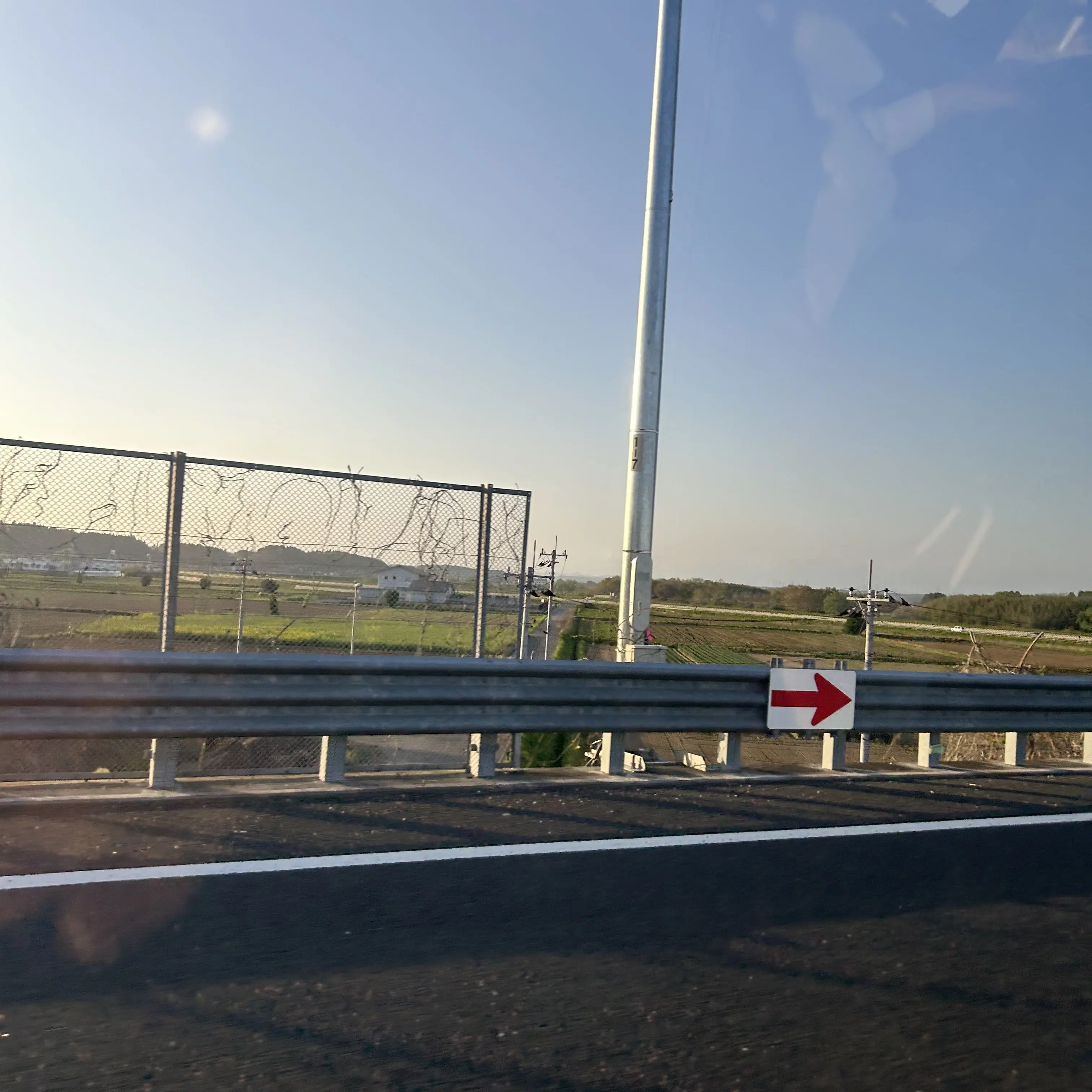 HonestLeech5019의 兄の友達はmilkです。