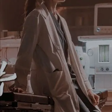 Profile image of Dr. Evelyn Cross