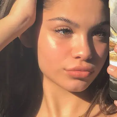 Profile image of Ava