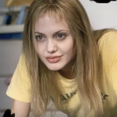 Profile image of Lisa Rowe