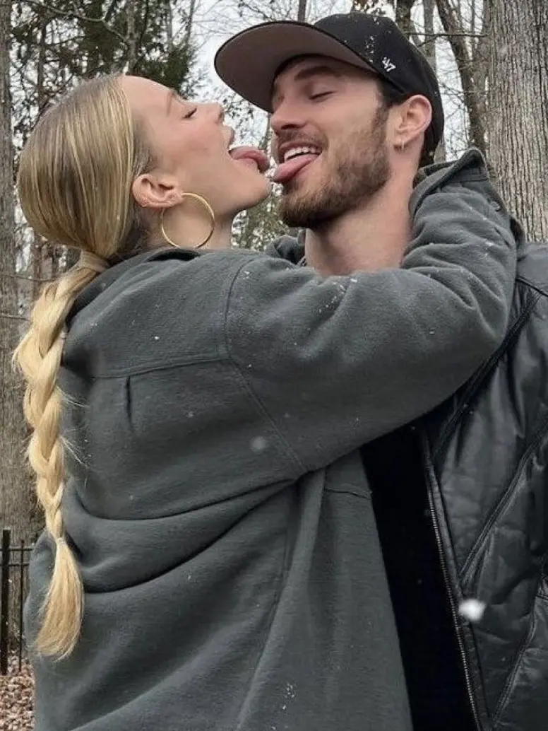 MiniHerb6013의 Small Town Love Story