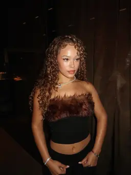 Profile image of Yonna