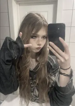 Profile image of Ashley Sutton