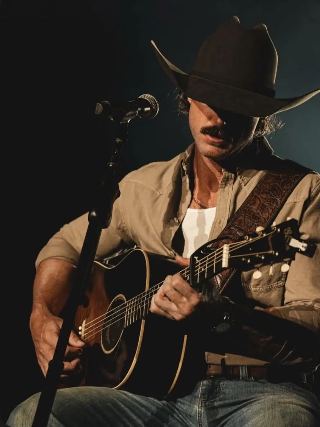 Gimme7428의 A Country Star and His Heart