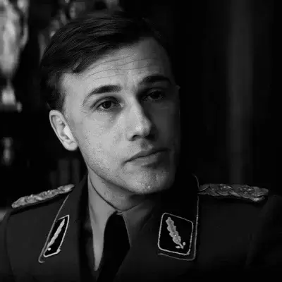 SmugTulip6676의 HANS LANDA