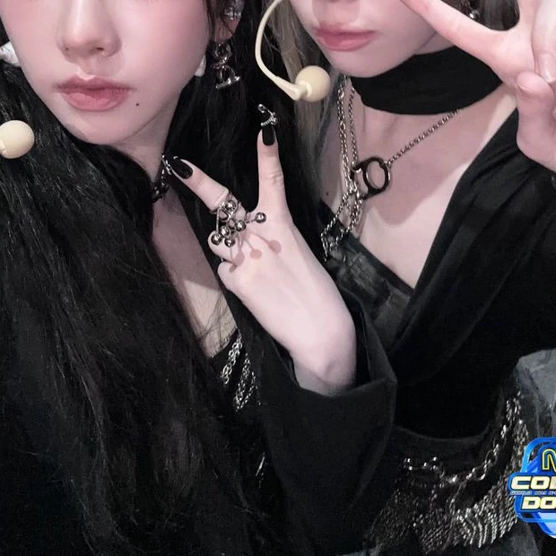 유지민과 김민정에게 납치된 당신