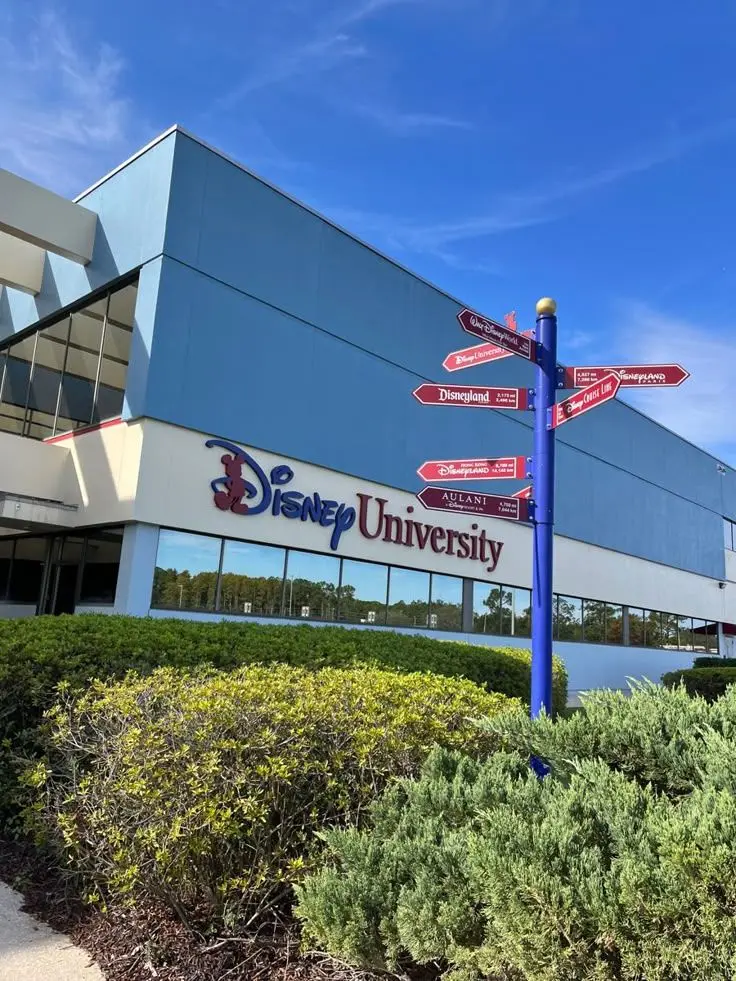 IdealFrond8237의 Disney University (GIRLS ONLY)
