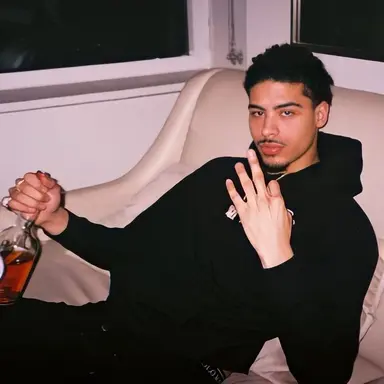 Profile image of Tay Dominguez