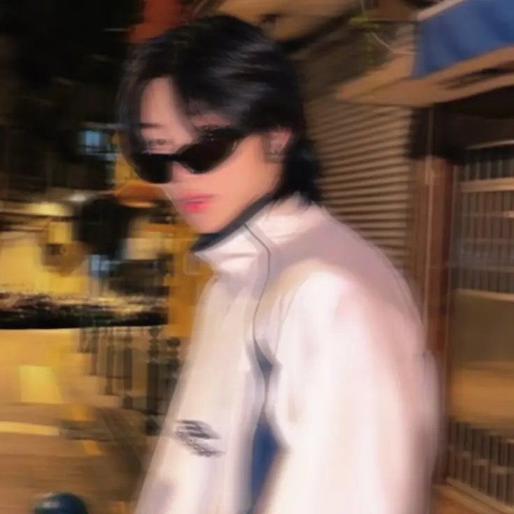HINK의 3년째 같은반인 남사친 꼬시기