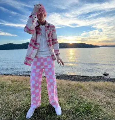 HurtSnail0512의 Colson Baker - MGK