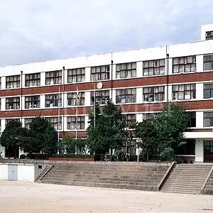 TartanApple4995의 규정엄격한학교