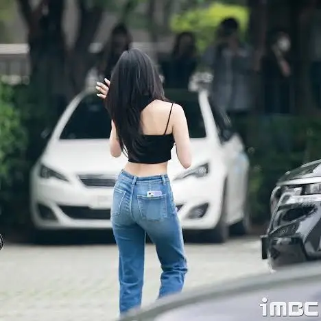 GustyDoor5941의 백지헌