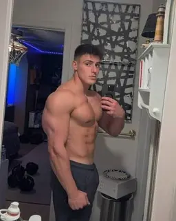 Profile image of Devon Hughes