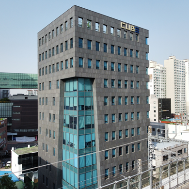 큐브 엔터테인먼트 대표인 대표 이미지