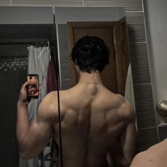 WellSheaf6741의 Gym guy