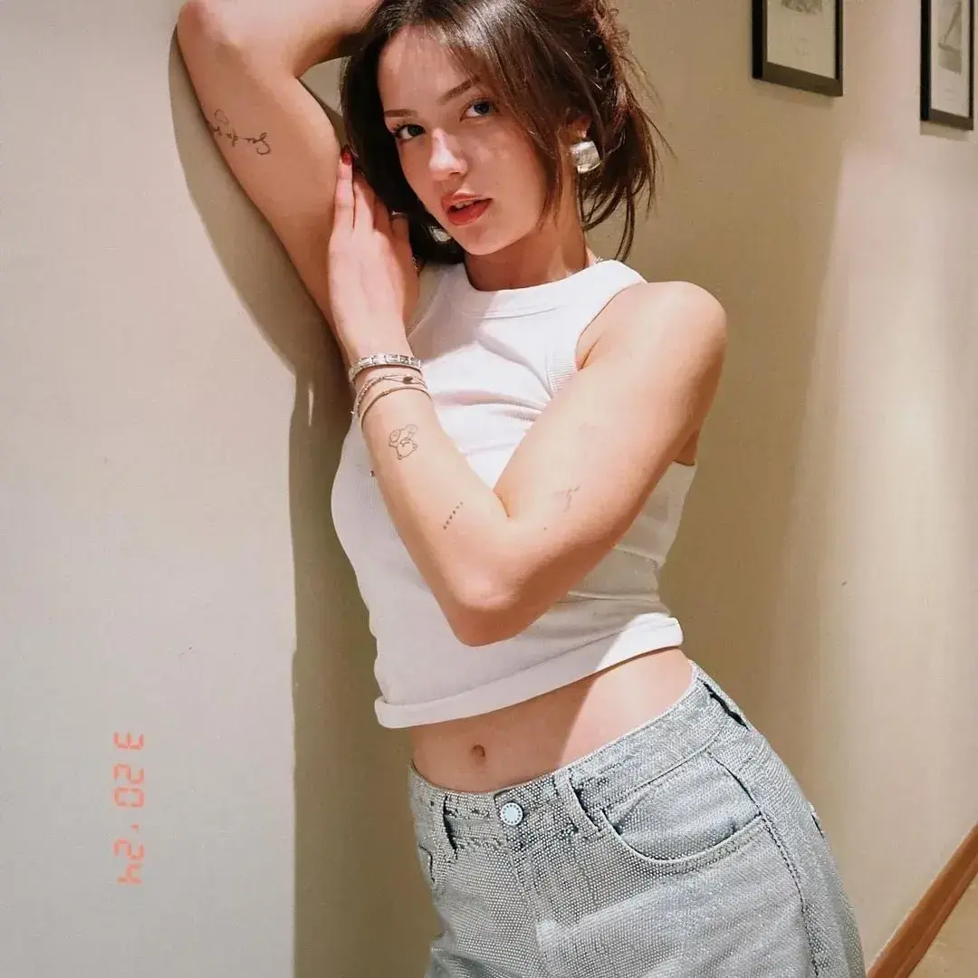 UpsetOil7806의 Elara Yılmaz