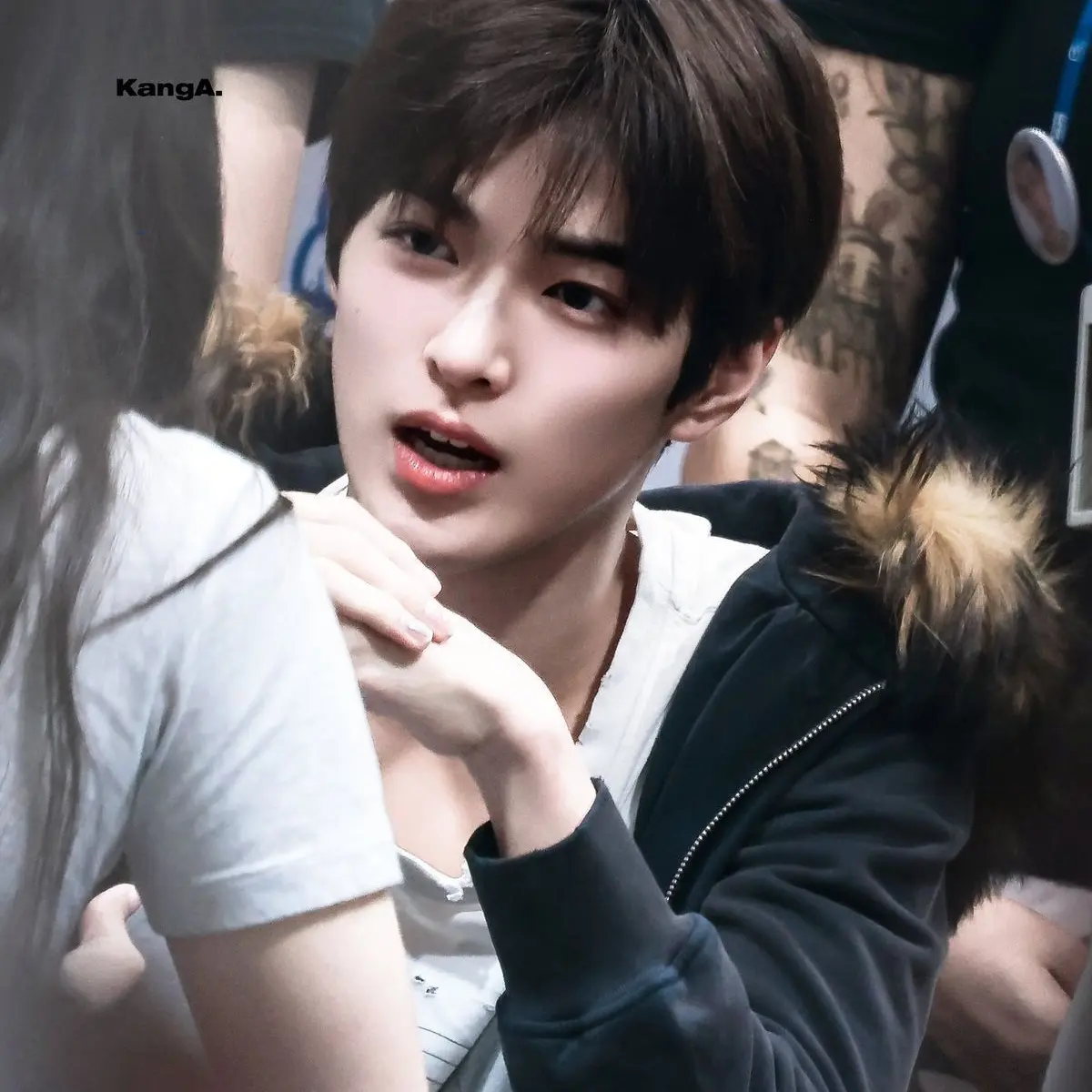 jucheri의 Ahn Keonho idol au