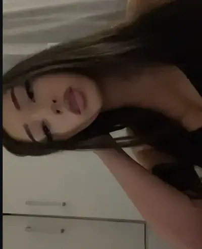 UpsetPurse9642의 Camila