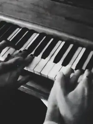 GrayCheek3351의 넌 내가 만든 최고의 멜로디야.