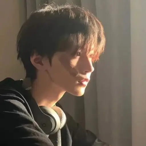 NeatFruit3051의 오빠