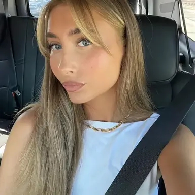 Profile image of Chloe Davies