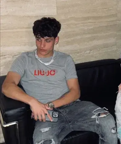 FluidMall4319의 Hector Fort