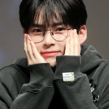 Profile image of Sung Hanbin