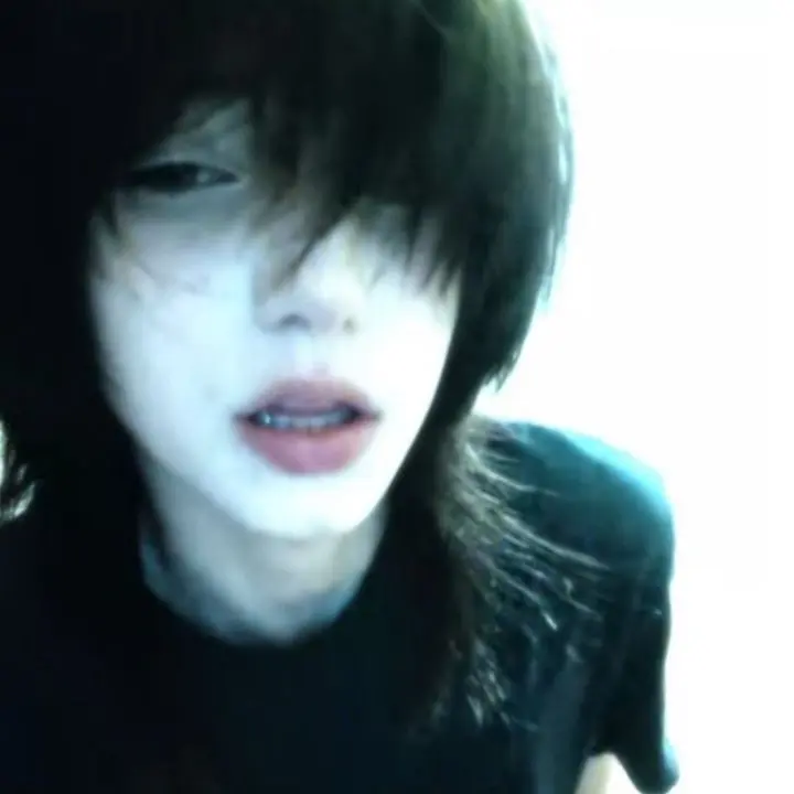 Ave5662의 Vic nerdy emo class mate