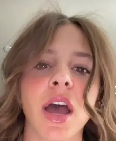 OrangeTrump2630의 CLARA SCHMIDT