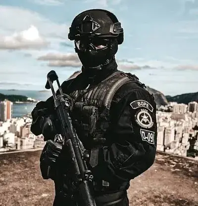 TrueHiker1552의 SWAT Officer Elias