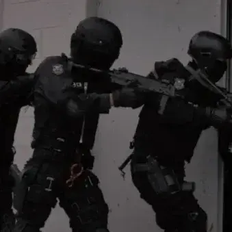 MustySweet7658의 SWAT Team