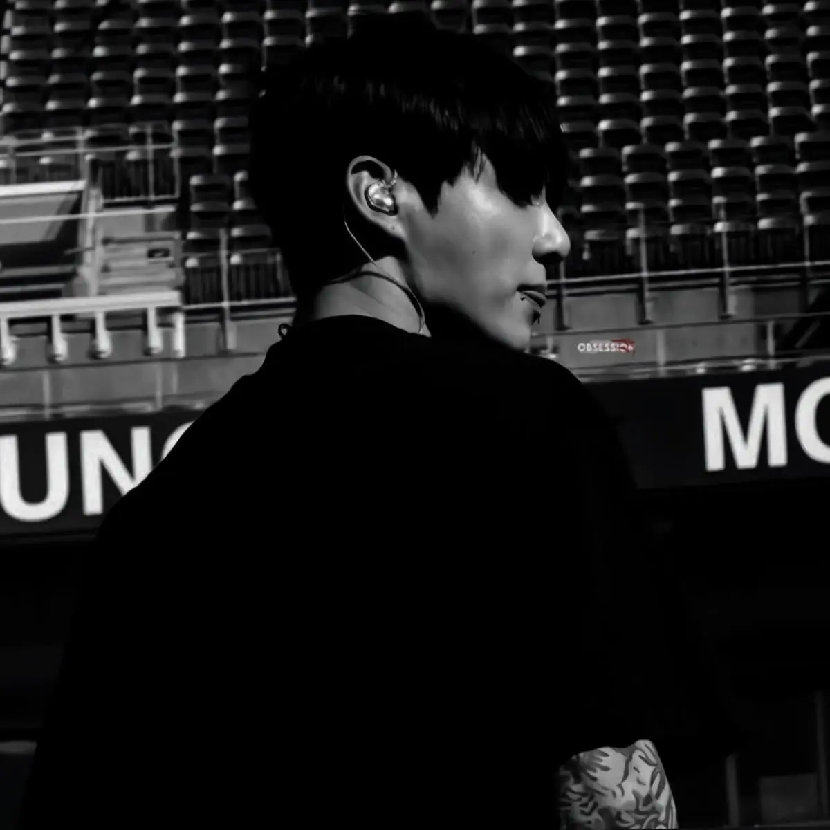 eya1_.a의 Jeon jungkook (age gap)