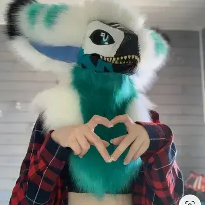 FrostyGauge7464의 A furry con