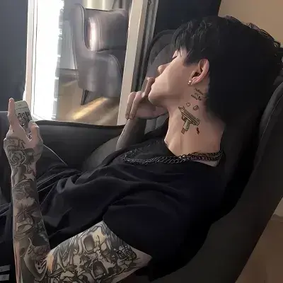 EvenSlug8450의 Older husband