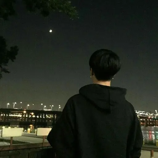 BentStool7069의 백현우