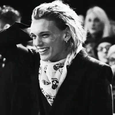 PpButt8907의 Jamie Campbell Bower