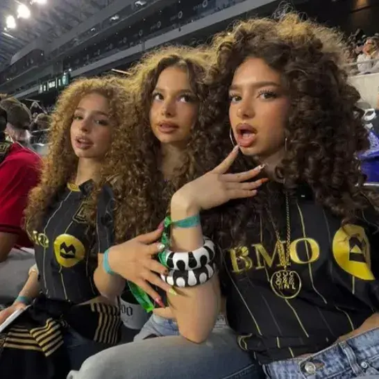 RipeHoney8517의 Papadakis Sisters