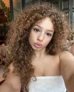 Profile image of Eliana kalogeras