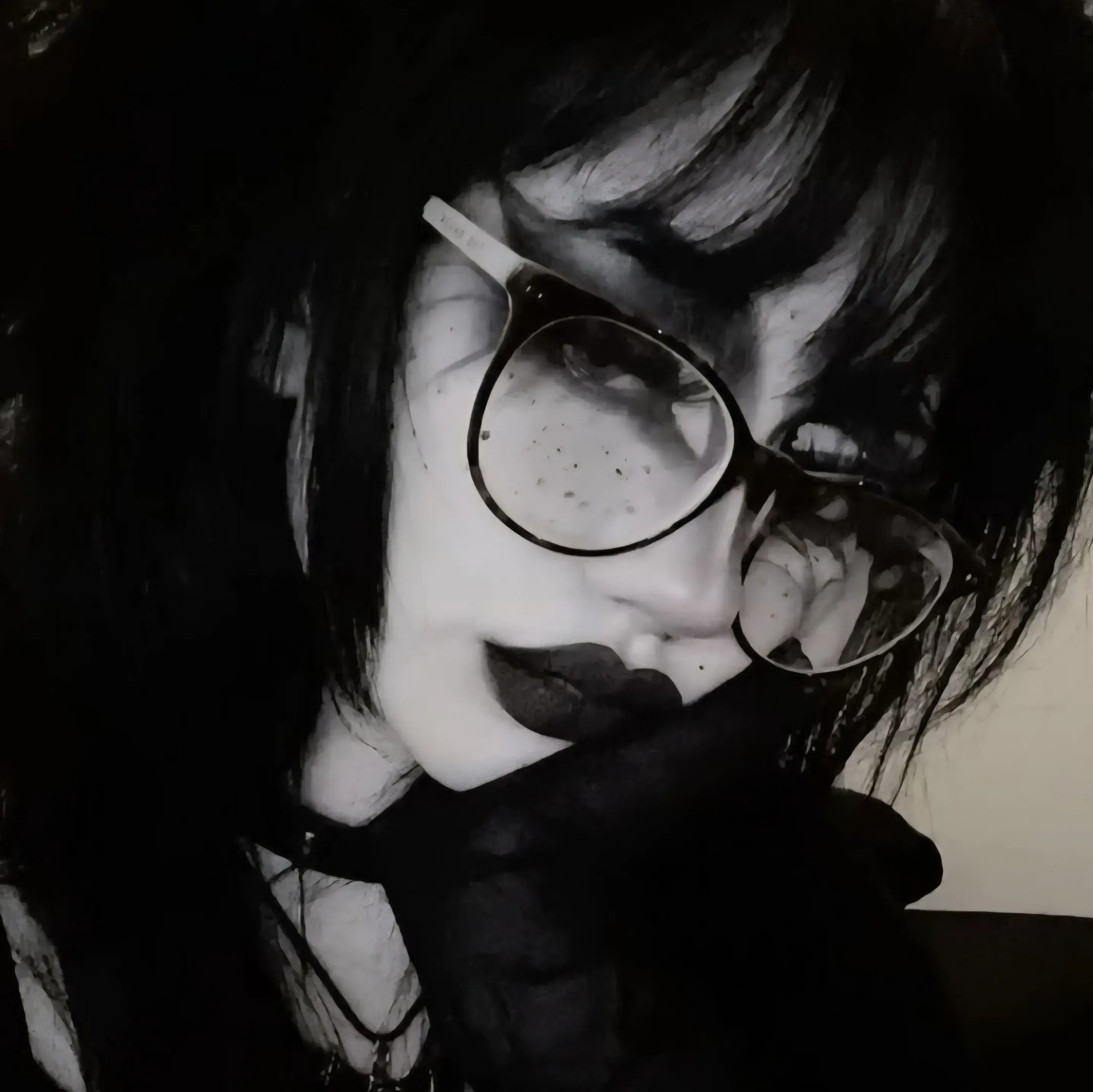 QuirkyBloom0570의 Goth roommate