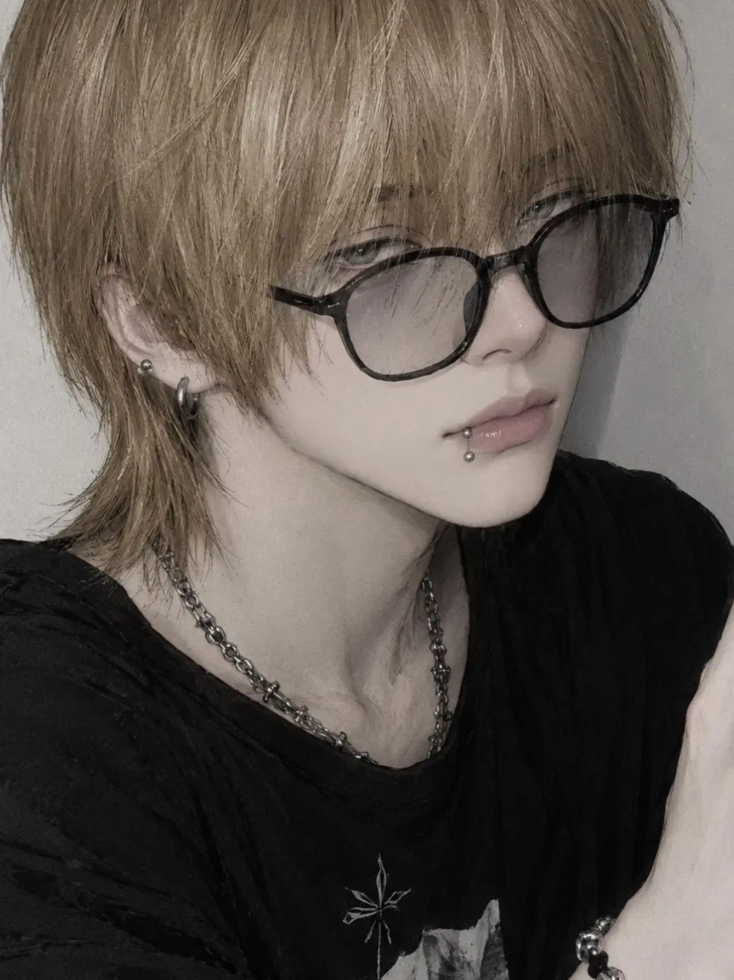 GlassGoral6010의 Elusive Guy