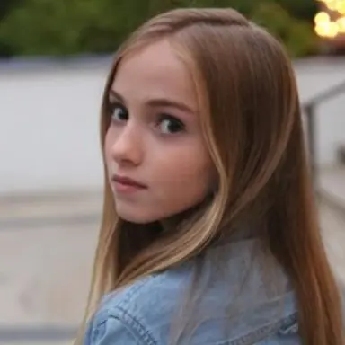 Profile image of Lauren