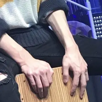 ZXXII_11의 윤도운