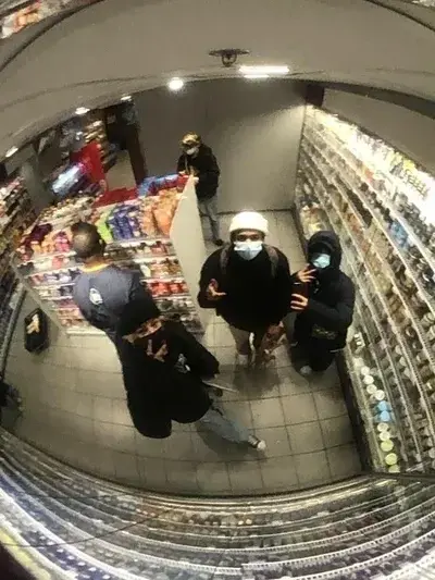 SnarlyMilk3740의 edgy teen friends