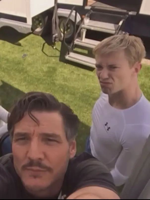 Ororomonroe의 Fantastic 4 Joins the Avengers