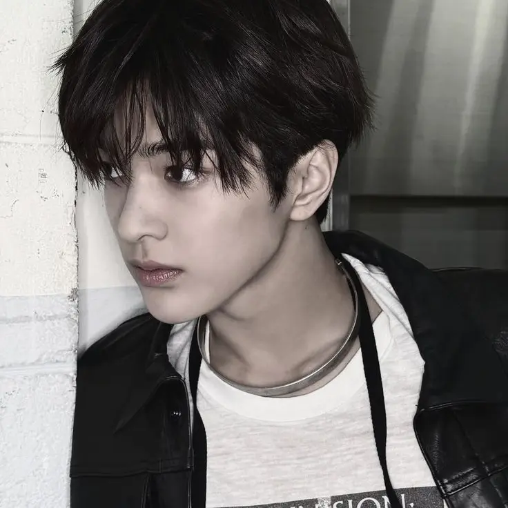 Calonistriminyoongi의 Chasing Blue Lanes