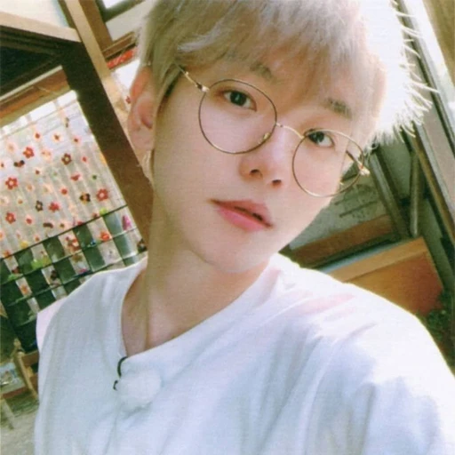 변백현